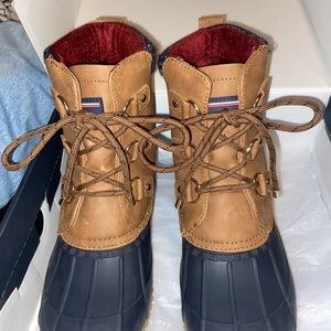 Tommy Hilfiger boots size 9 in womens